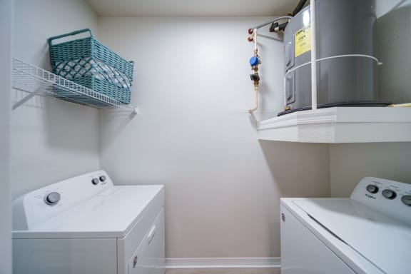 laundry room with washing machine and dryer