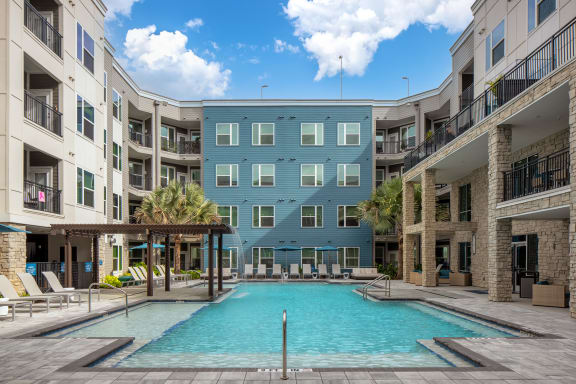 swimming pool at Allure on Parkway, Lake Mary Florida