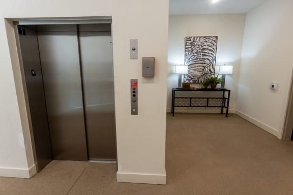 Walton Harbor in Gainesville, GA elevator