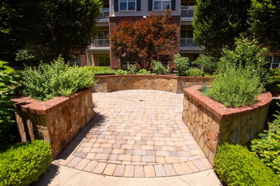The Legacy at Walton Overlook Apartment Homes, Acworth GA Courtyard