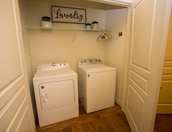 Walton Ridge Washer/Dryer Hook-Ups