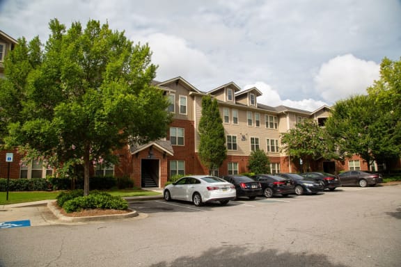 Walton Oaks Apartment Homes, Augusta GA Off-Street Parking