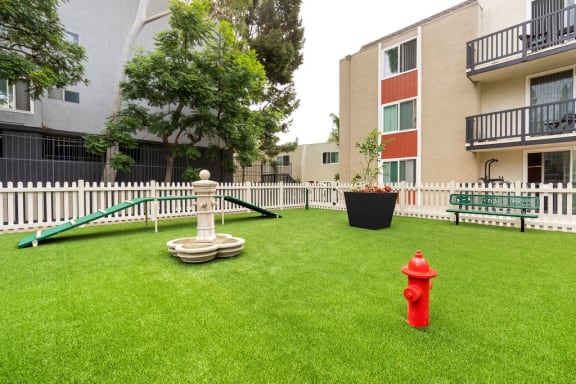 Parkway Plaza Apartments Dog Park