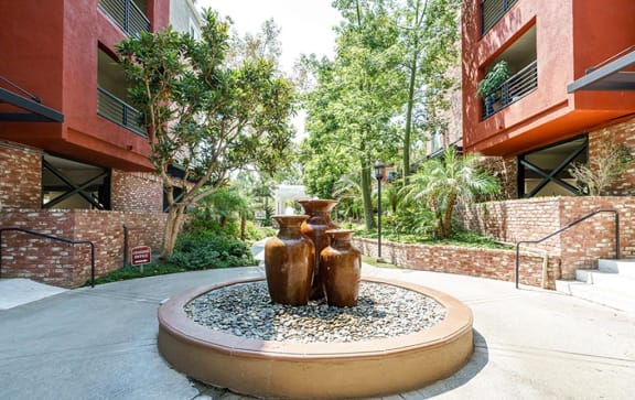 Courtyard at The Reserve at Warner Center, California, 91367
