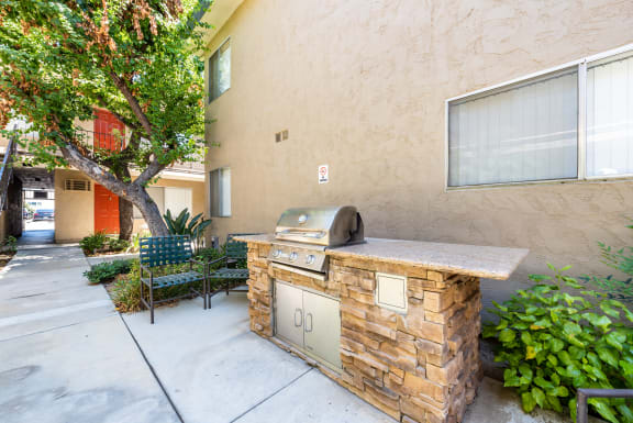 Community Grill Station at Parkview Terrace Apartments, Sherman Oaks, CA