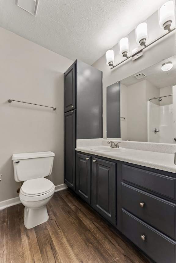 Bathroom with Modern Finishes
