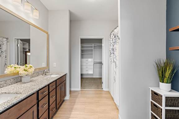 Bathroom with Modern Finishes