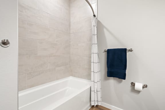 Bath/Shower with Tile
