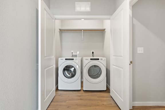 Full-Size Washer/Dryer