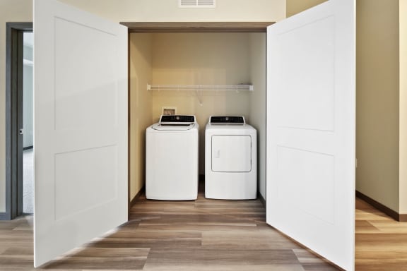 Closet With Washer & Dryer