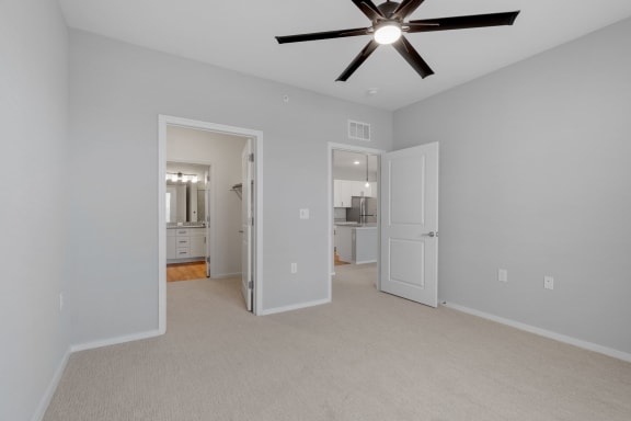 Bedroom with Bathroom Access