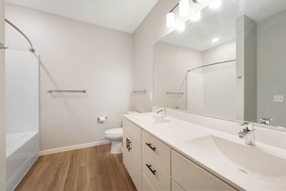 Bathroom with Modern Finishes