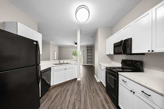 Large Kitchen with overhead lighting