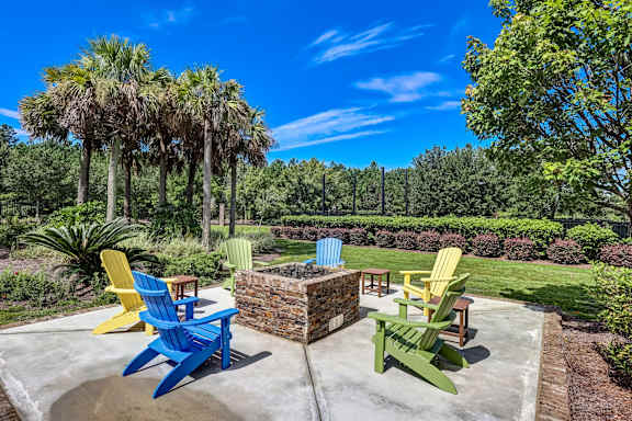 Outdoor Firepit Lounge