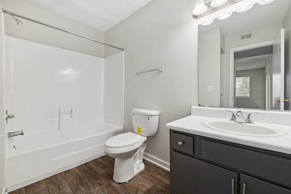 Bathroom with Modern Finishes