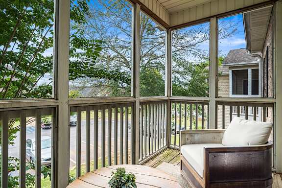 Screened-in Balcony
