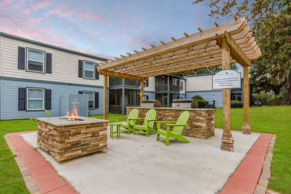 the reserve at bucklin hill leasing office patio with fire pit and pergola