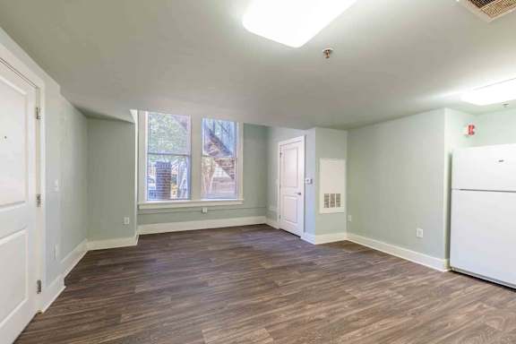 Vacant Living Area at Kinston Hotel Apartments, Kinston