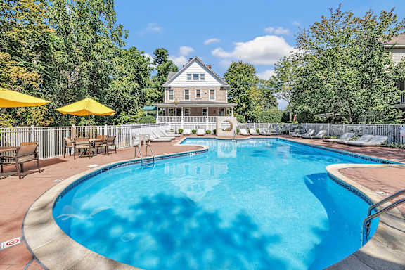Relaxing Pool at Ardenwood Apartments, Connecticut, 06473