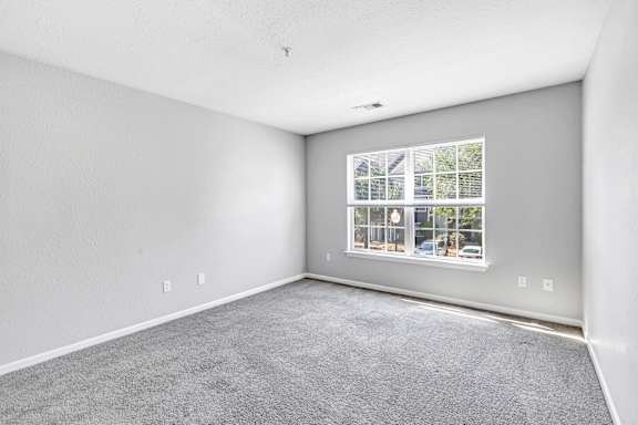 Trendy Master Carpeted at Ardenwood Apartments, North Haven, CT