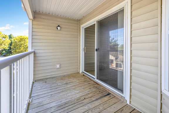 Private Balcony at Ardenwood Apartments, Connecticut