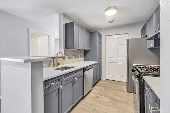Modern Kitchen at Ardenwood Apartments, Connecticut
