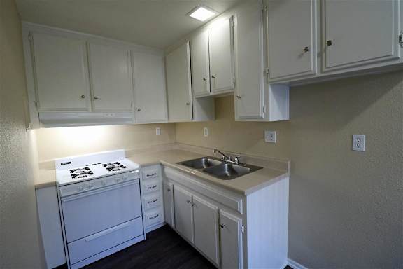 Westerner - Kitchen