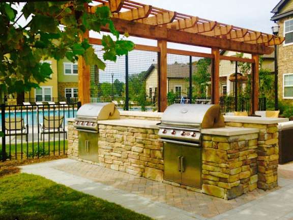 Community Grilling Station at Tattersall Chesapeake, Virginia
