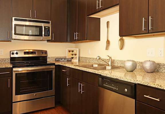 Granite Kitchen Worktops at Tattersall Chesapeake, Chesapeake, VA