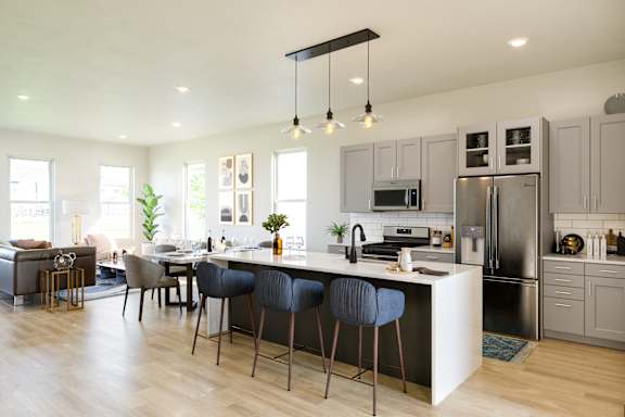 kitchen with eat-in island at Anthem Luxury Rentals and Apartments in Huntsville, AL