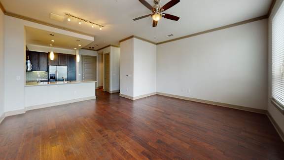 10 Ft. Ceilings at L2 Uptown in Dallas Texas