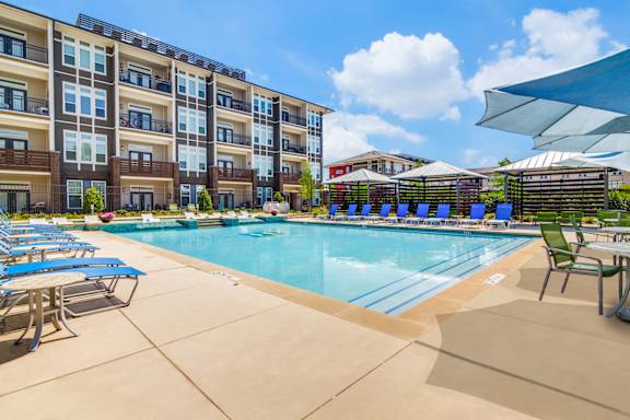 Harmony Luxury Pool