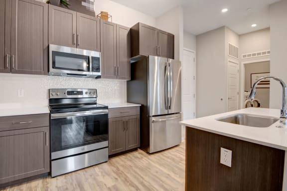Park on Central Stainless Steel Appliances