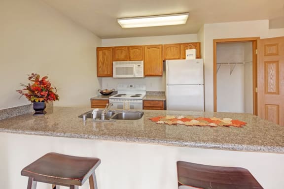Amber Ridge Apartments - Kitchen