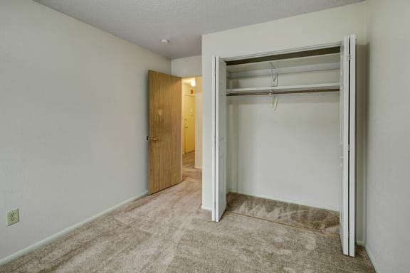 Arctic Sun Apartments - Bedroom