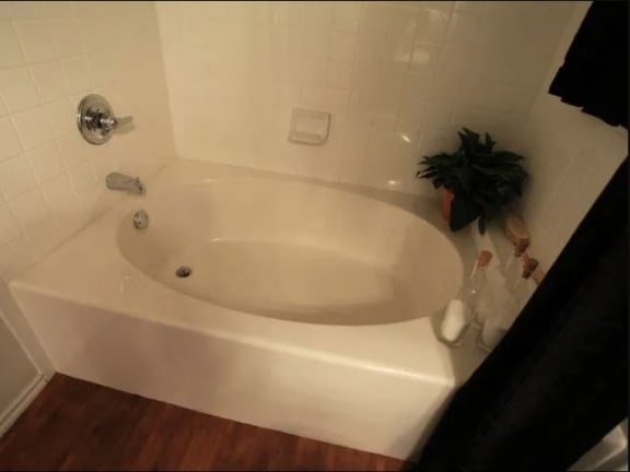 Stoneleigh on May tub - Weidner Real Estate Properties