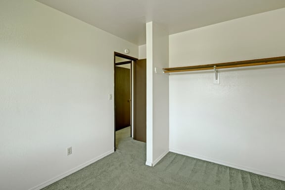 The Glen Apartments - Bedroom