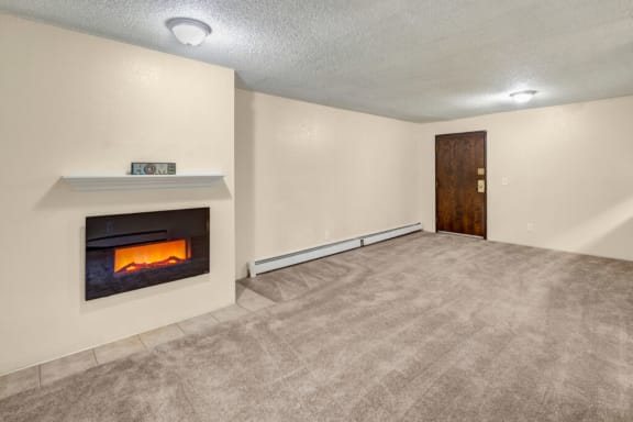Hillside Chalet Apartments - Living Room