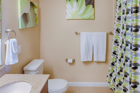 Dakota Ridge Bathroom Williston ND Apartments for rent