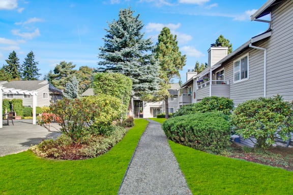 Glennbrook Exterior Apartments in Lynnwood, WA
