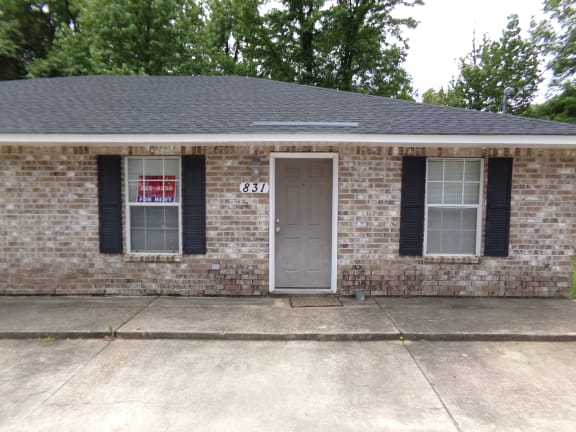 831 Ponder