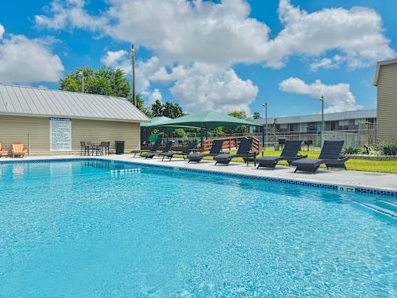 the swimming pool at the resort at Borders Apartments