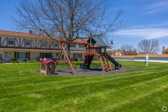 Play Area at Huntington Hills Townhomes, Integrity Realty, Stow, OH, 44224