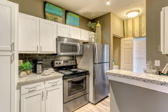 Stainless Steel Appliances at The Estates at Brentwood, Brentwood, Tennessee