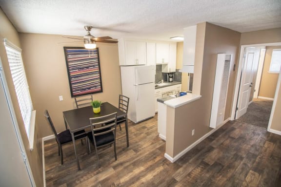 Dining at Woodland Village Apartments , Woodland, CA 95695
