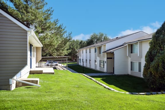 Kirkwood Meadows Apartments in Pocatello park-like setting. Buildings surrounded by green grass