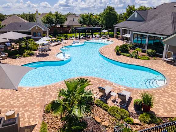 Blue cool pool at Avenues at Shadow Creek Ranch Apartments, Pearland, 77584