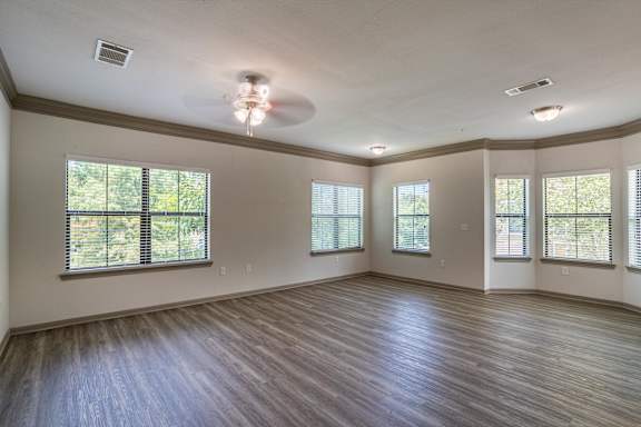Clean Empty Room at Avenues at Tuscan Lakes, League City, TX