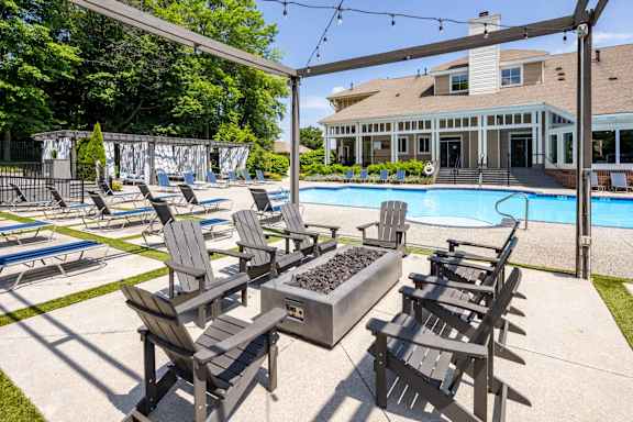 Poolside Area with Chairs at Butternut Ridge Apartments, Ohio, 44070