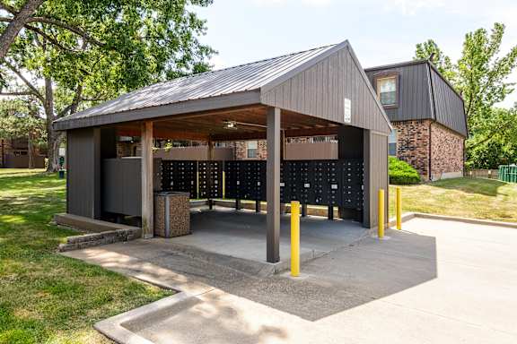 Locker Room at London House Apartments, Lenexa